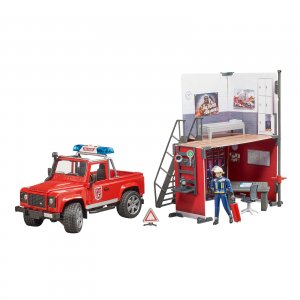 BRUDER bworld Feuerwehrstation mit Land Rover Defender und Feuerwehrmann / 62701