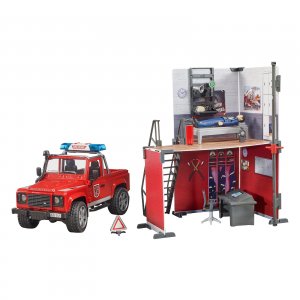 BRUDER bworld Feuerwehrstation mit Land Rover Defender und Feuerwehrmann / 62701